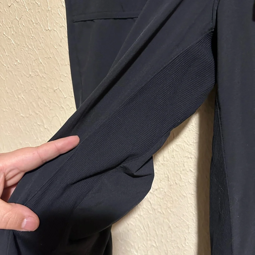 Lululemon Beyond‎ the Studio Crop Black Pants Size 12 Pull On